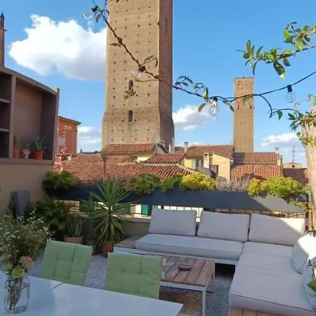 Rizzoli Panoramic Rooftop Apartment Bologna
